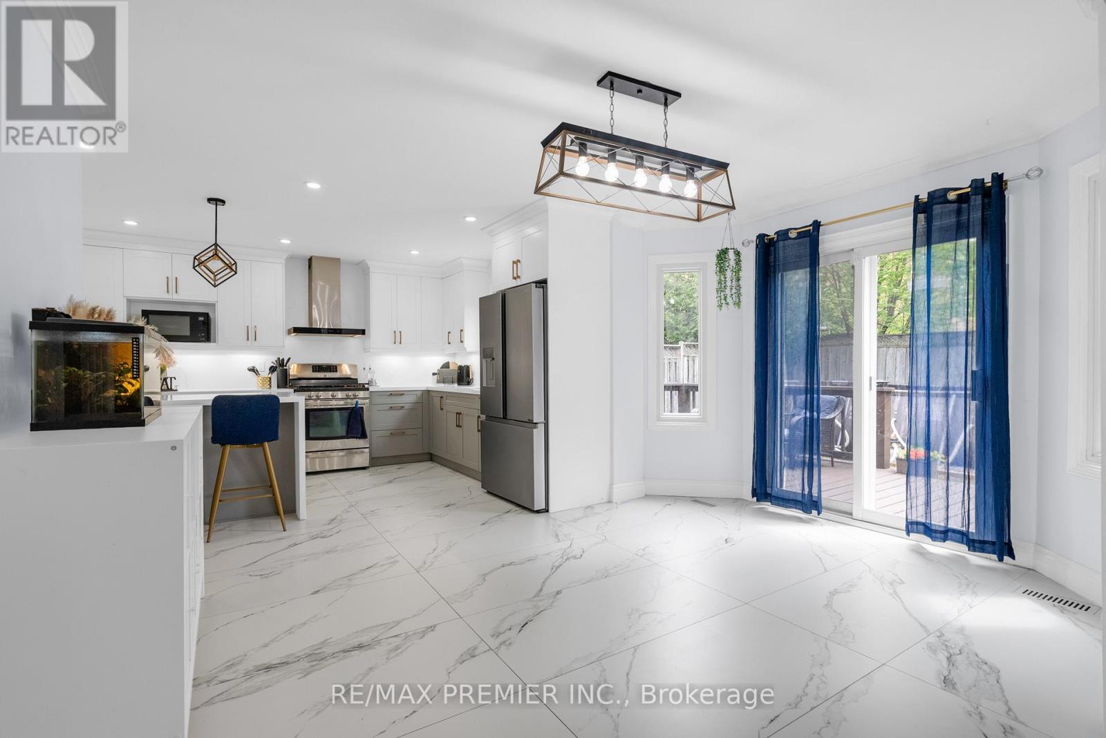 Photo 38 of 59 Glenabbey Drive, Clarington ON