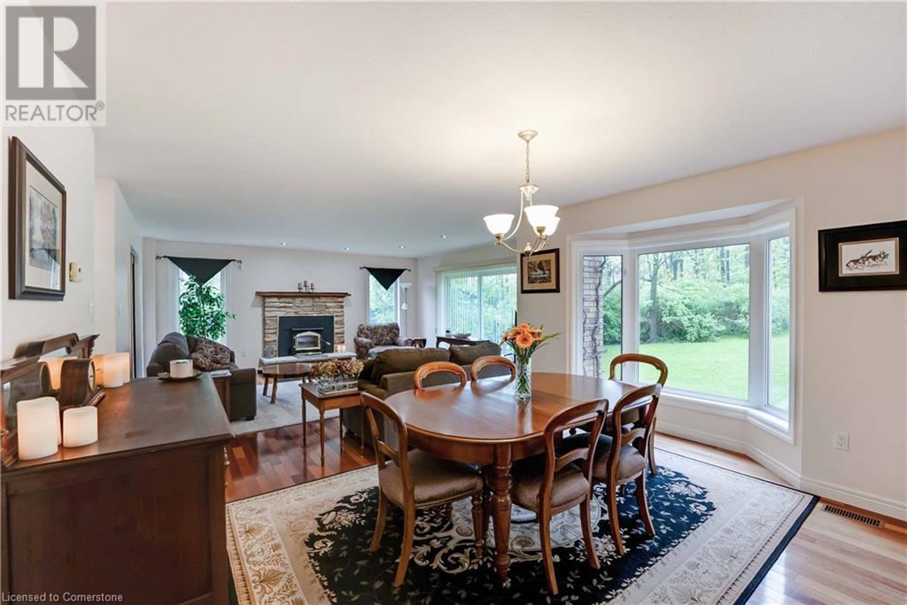 Photo 28 of 86 Ridge Road E, Grimsby ON