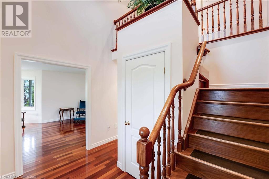 Photo 20 of 86 Ridge Road E, Grimsby ON