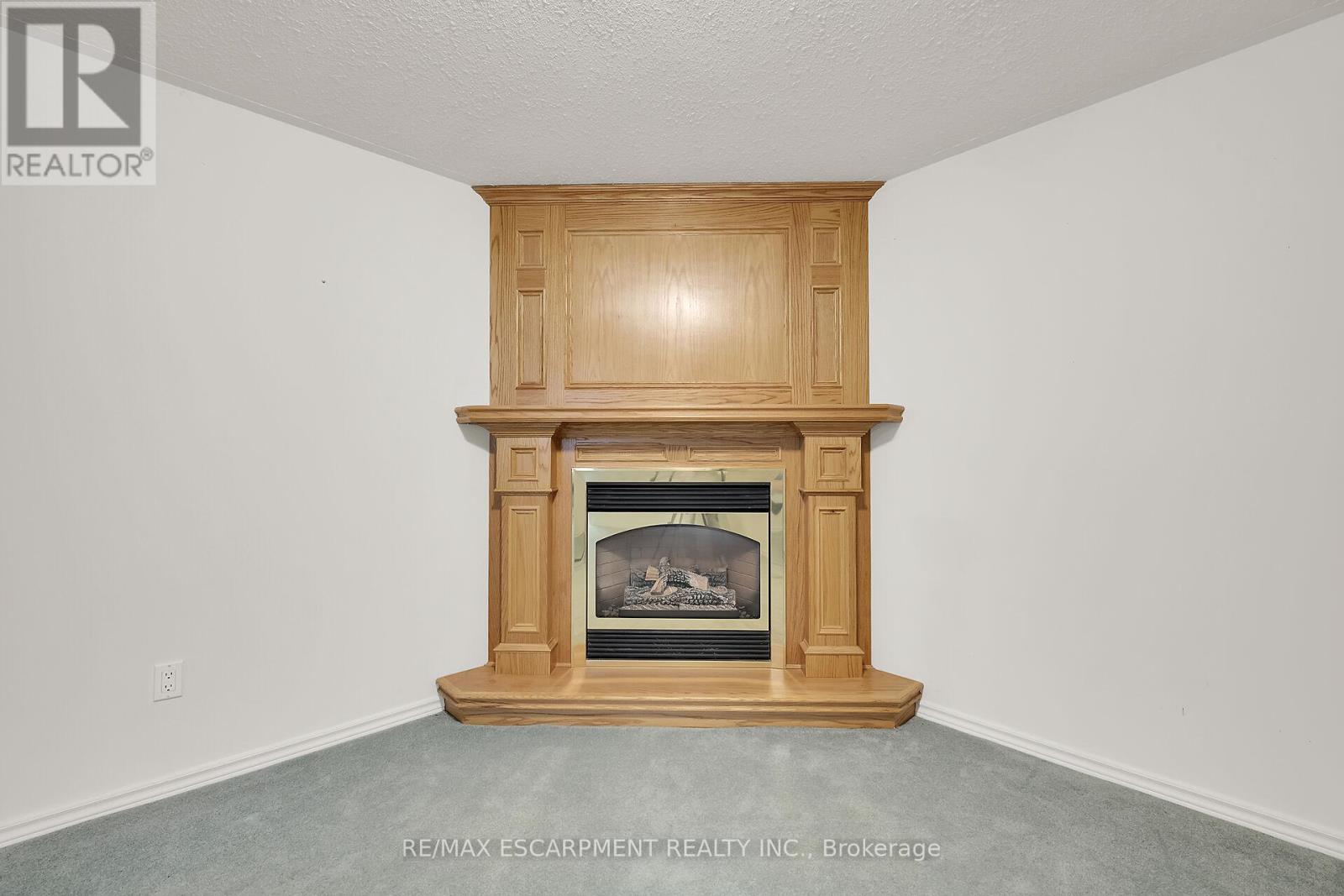 Photo 7 of 34 175 Victoria Street, Norfolk ON