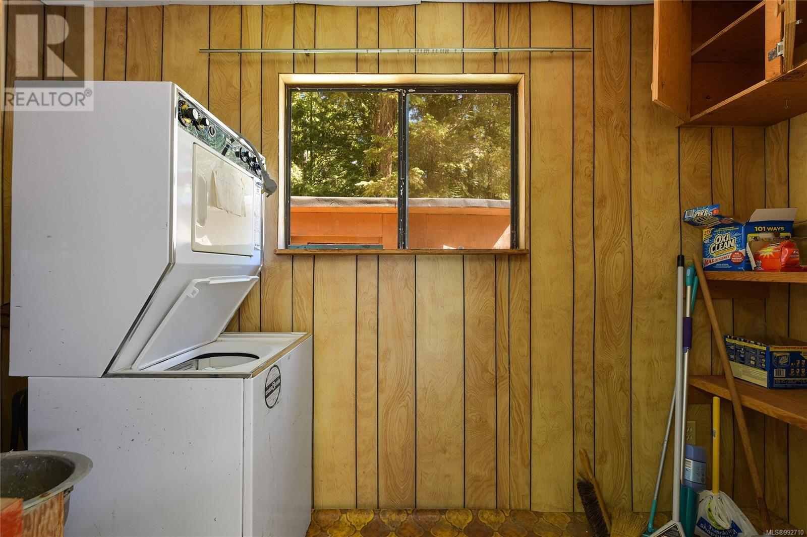  212 Cherry Tree Lane, Mayne Island