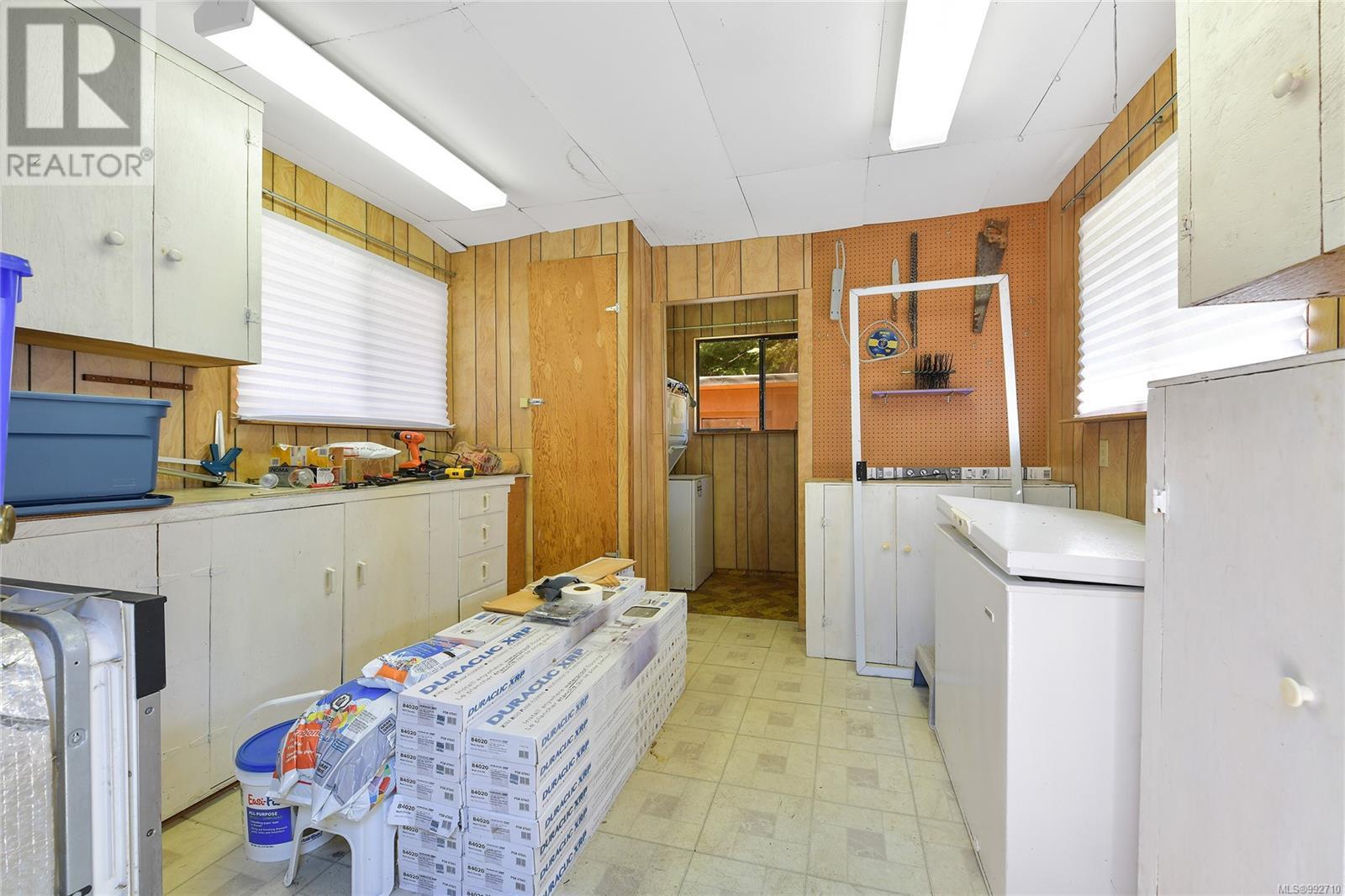  212 Cherry Tree Lane, Mayne Island
