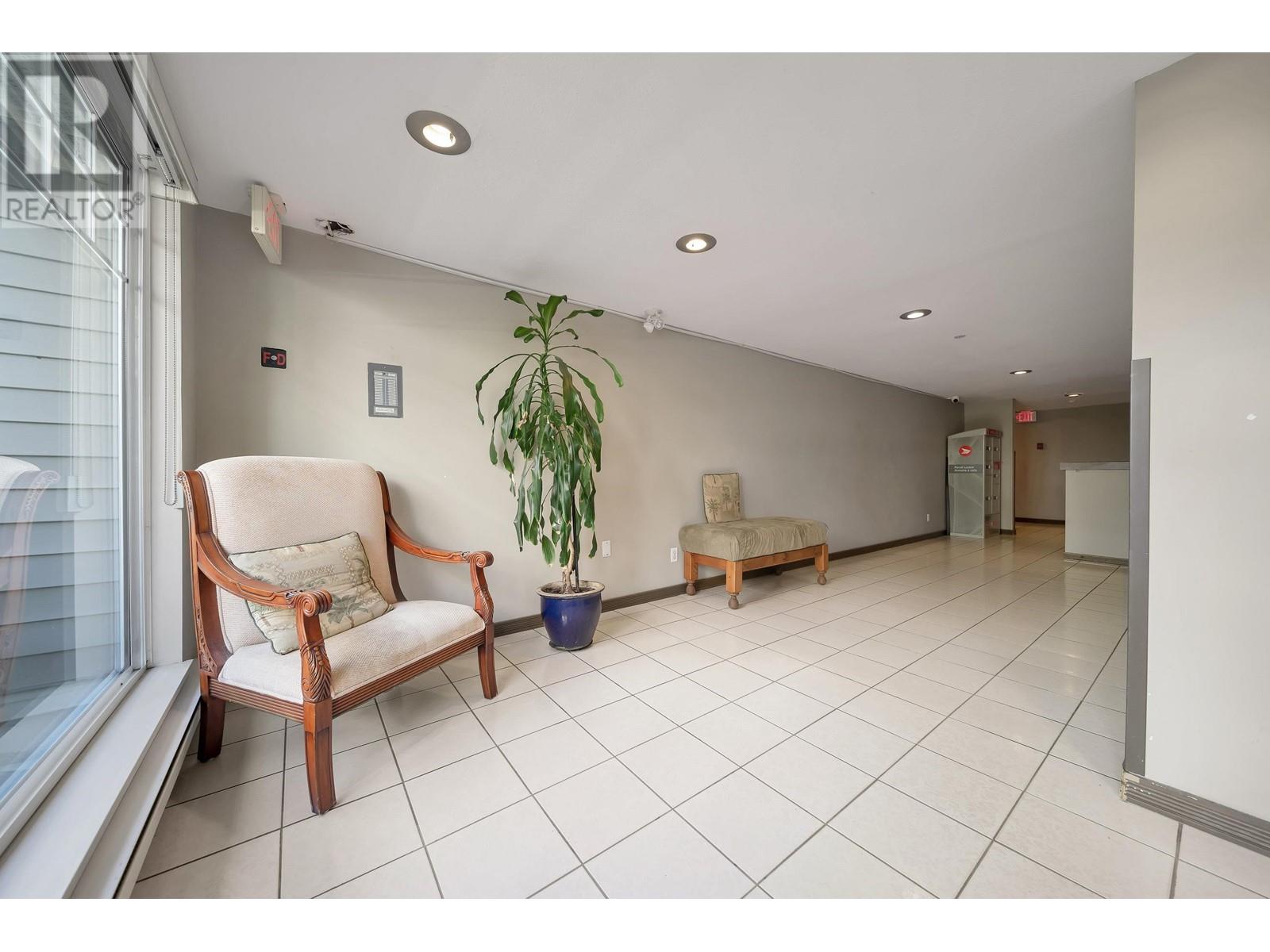 Photo 5 of 204 11671 Fraser Street, Maple Ridge BC