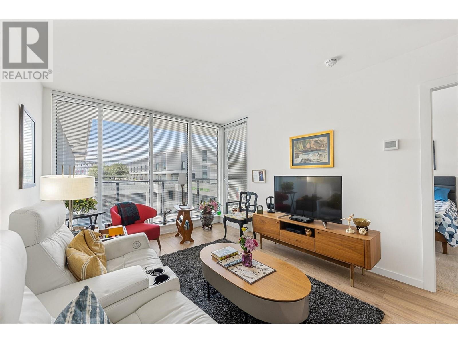 304 485 Groves Avenue, Kelowna