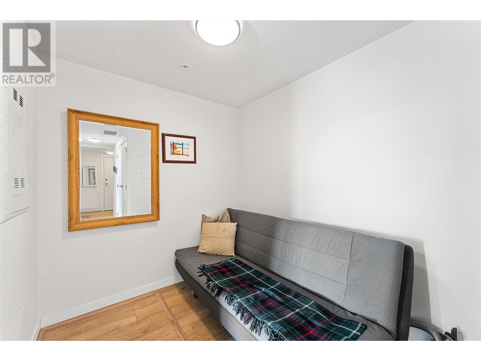 304 485 Groves Avenue, Kelowna