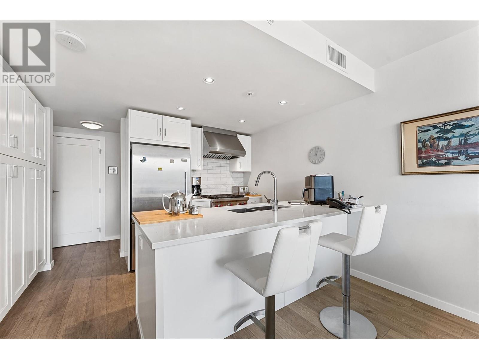 304 485 Groves Avenue, Kelowna