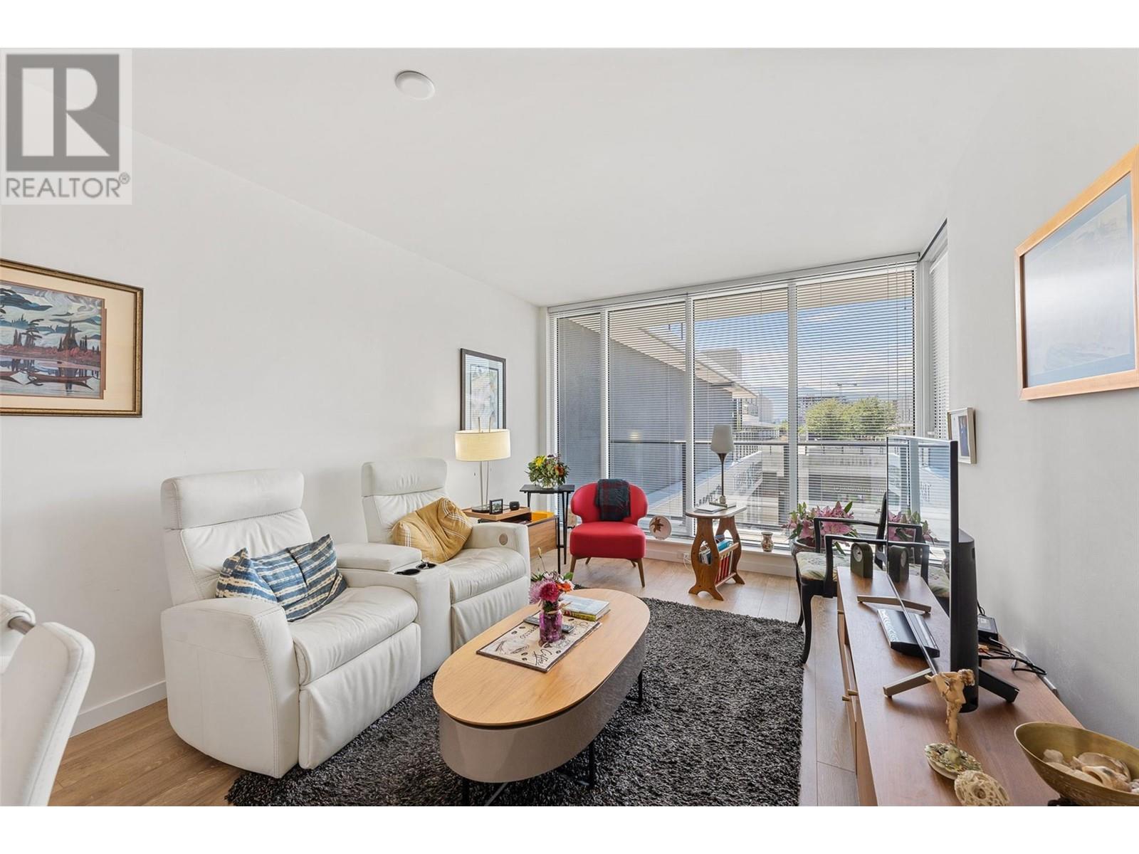 304 485 Groves Avenue, Kelowna
