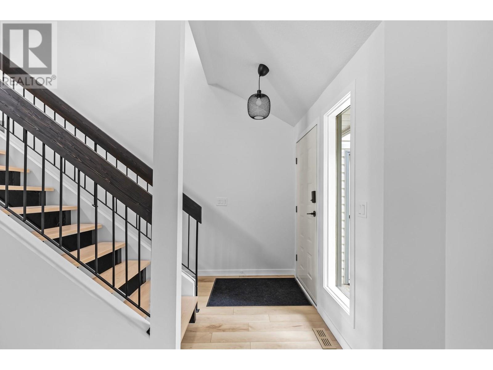  1515 Scott Crescent, West Kelowna