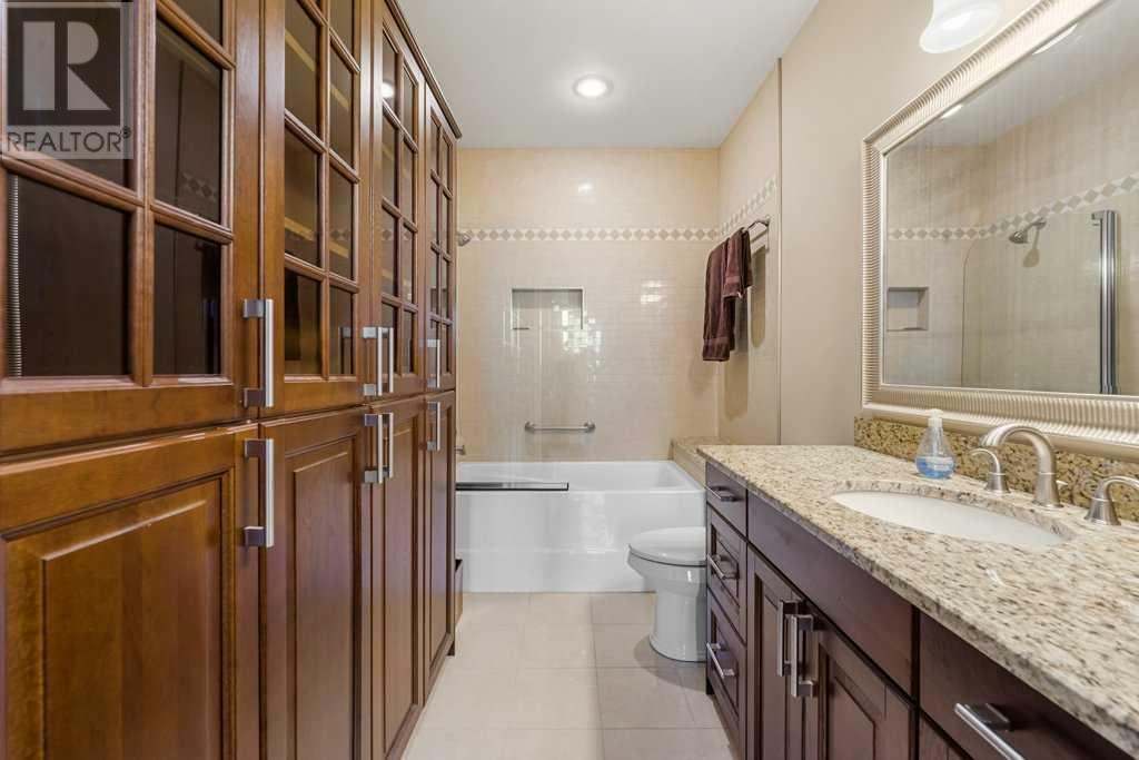 Single Family House for Sale in    Avenue NW Crescent Heights Calgary 