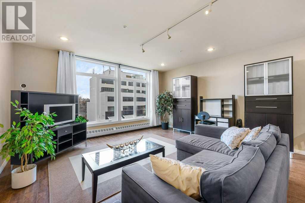 Single Family House for Sale in    Avenue NW Crescent Heights Calgary 