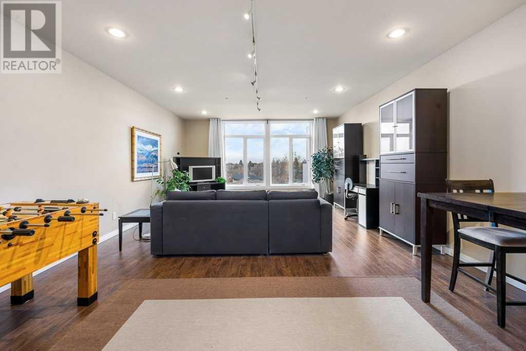 Single Family House for Sale in    Avenue NW Crescent Heights Calgary 