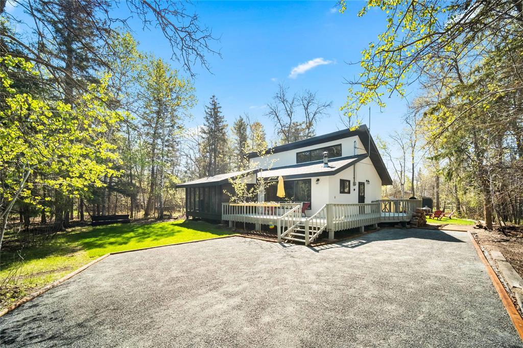 Photo 27 of 21 Canoba Crescent, Gimli Rm MB