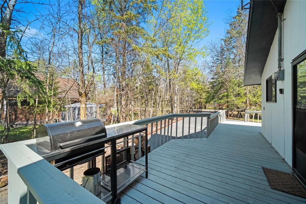 Photo 10 of 21 Canoba Crescent, Gimli Rm MB