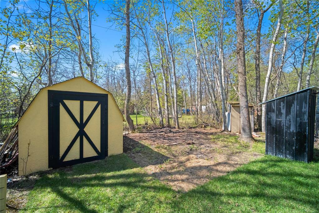Photo 11 of 21 Canoba Crescent, Gimli Rm MB
