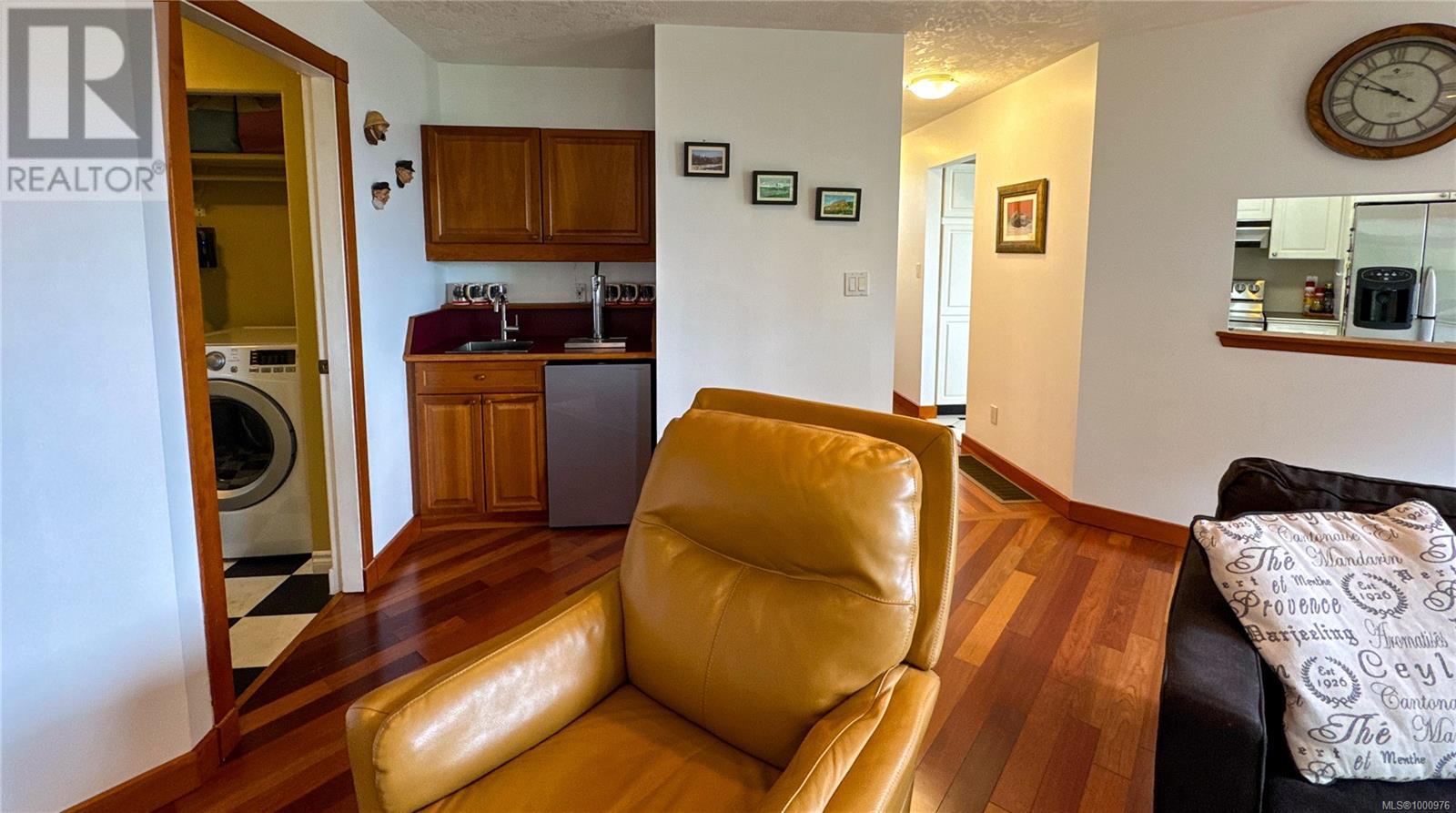 7085 Shorncliffe Ave, Port Hardy