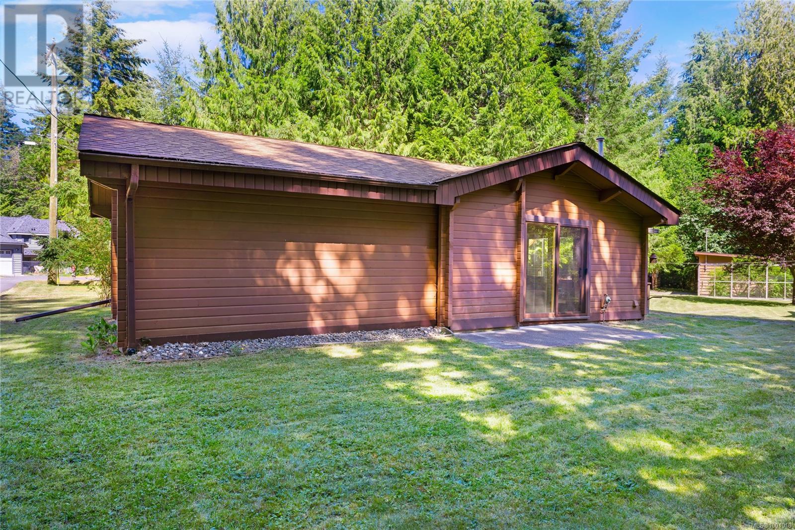 Photo 29 of 3826 Charlton Dr, Qualicum Beach BC