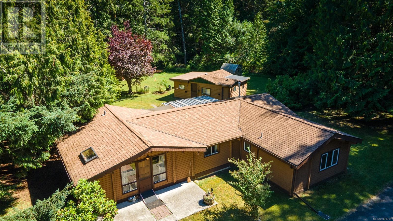 Photo 19 of 3826 Charlton Dr, Qualicum Beach BC