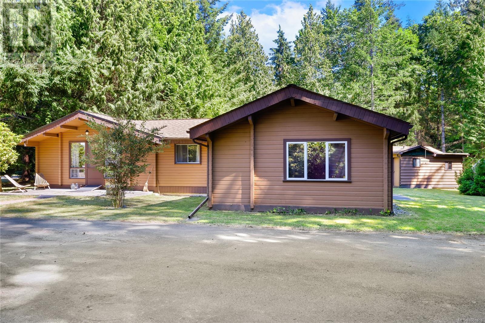 Photo 22 of 3826 Charlton Dr, Qualicum Beach BC