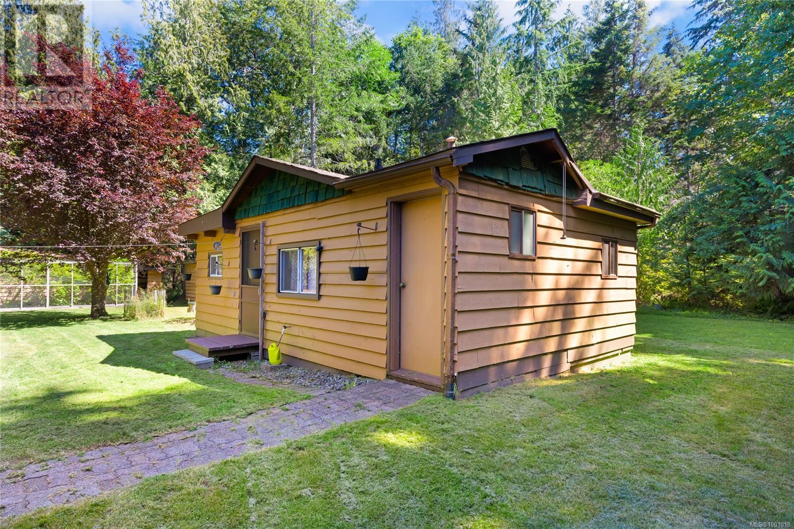 Photo 30 of 3826 Charlton Dr, Qualicum Beach BC