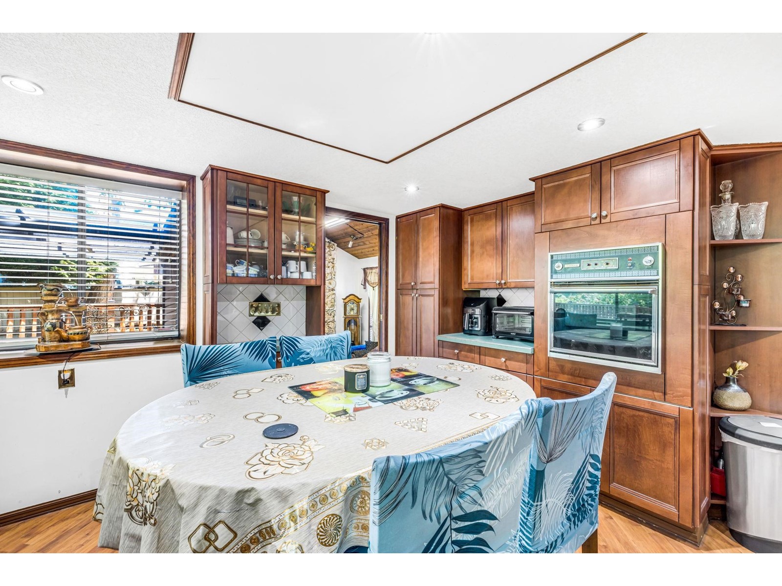 Photo 9 of 13719 Glen Place, Surrey BC