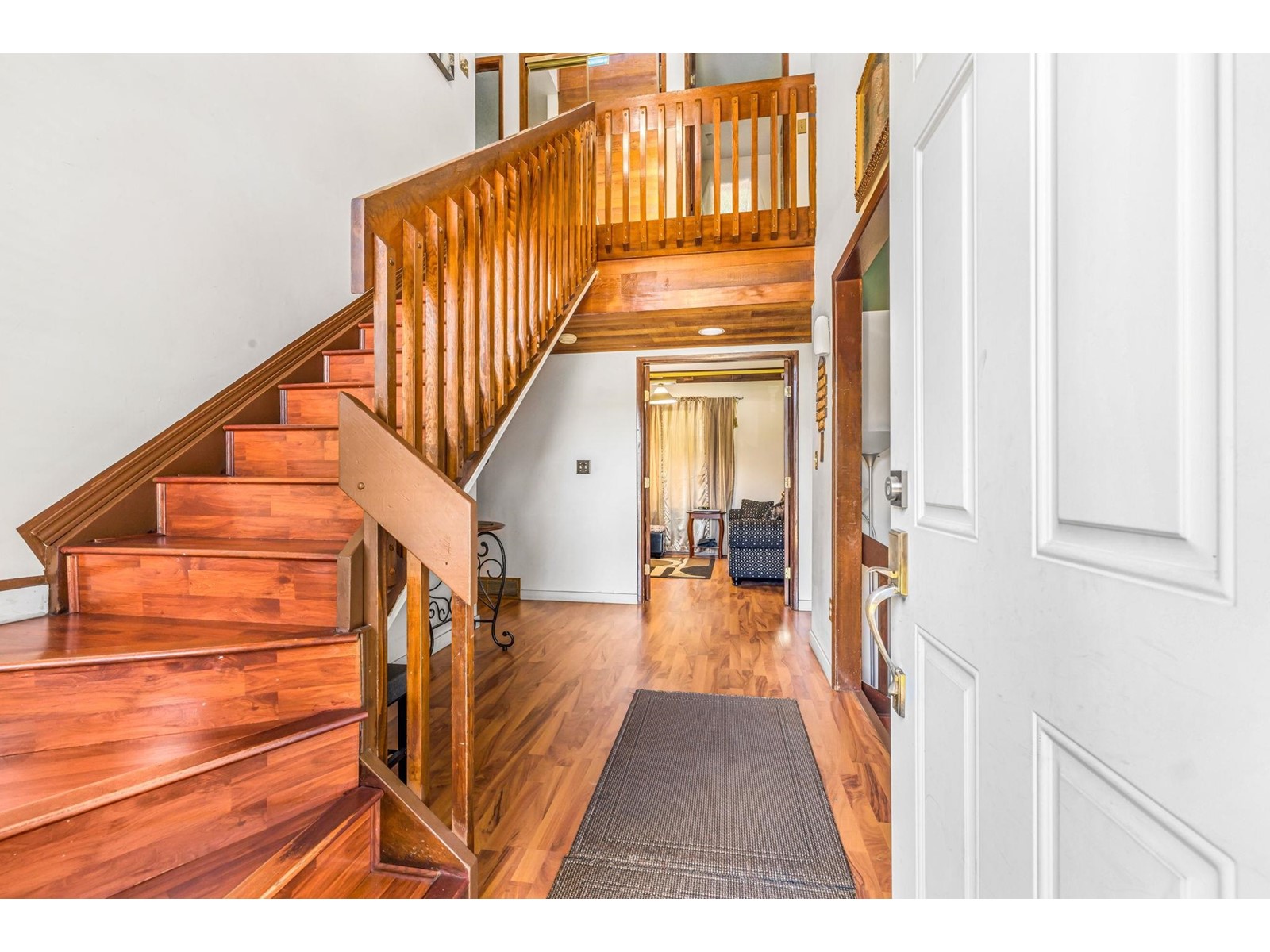 Photo 3 of 13719 Glen Place, Surrey BC