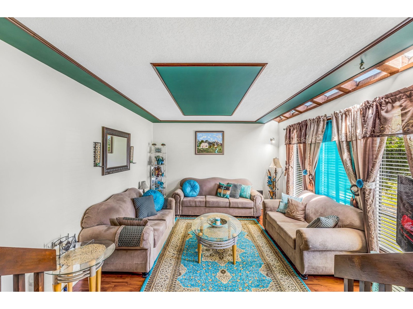 Photo 4 of 13719 Glen Place, Surrey BC