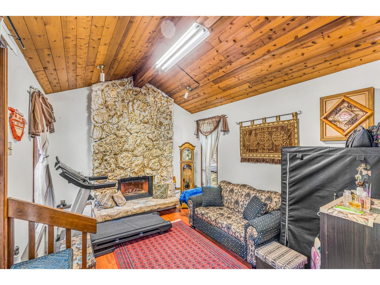Photo 10 of 13719 Glen Place, Surrey BC