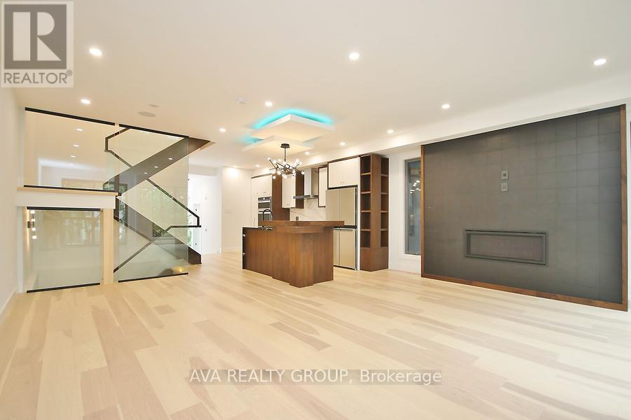 Photo 10 of 375 B Madison Avenue, Ottawa ON