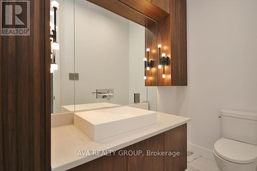 Photo 23 of 375 B Madison Avenue, Ottawa ON