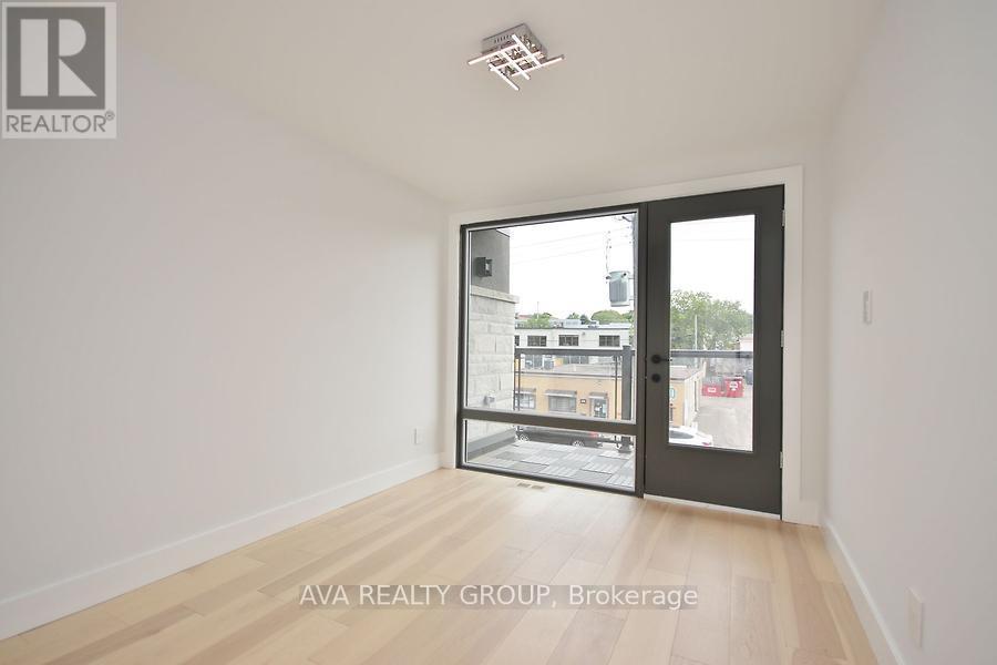 Photo 31 of 375 B Madison Avenue, Ottawa ON
