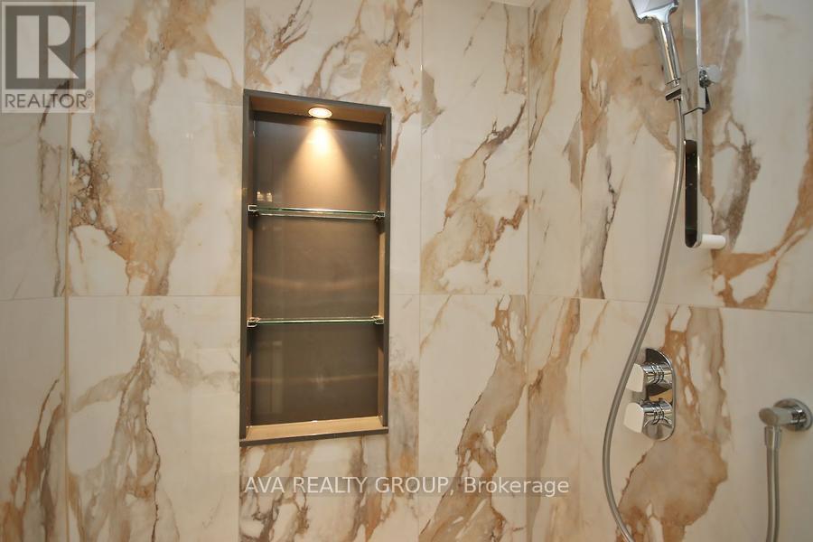 Photo 30 of 375 B Madison Avenue, Ottawa ON