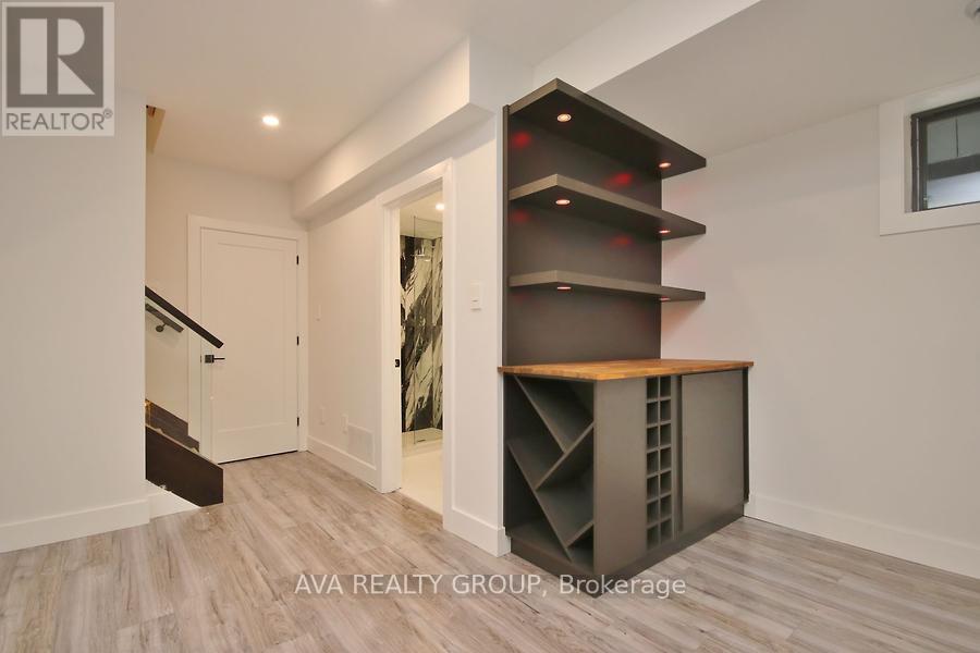 Photo 40 of 375 B Madison Avenue, Ottawa ON