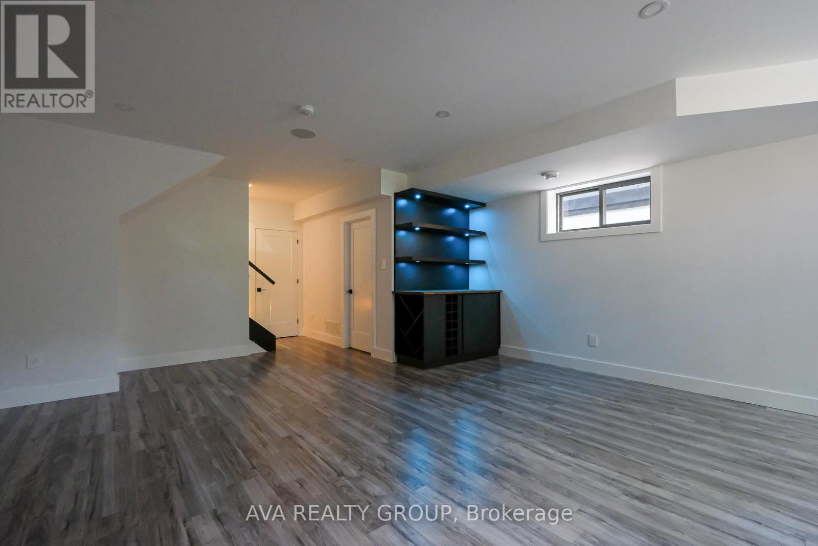 Photo 6 of 375 B Madison Avenue, Ottawa ON