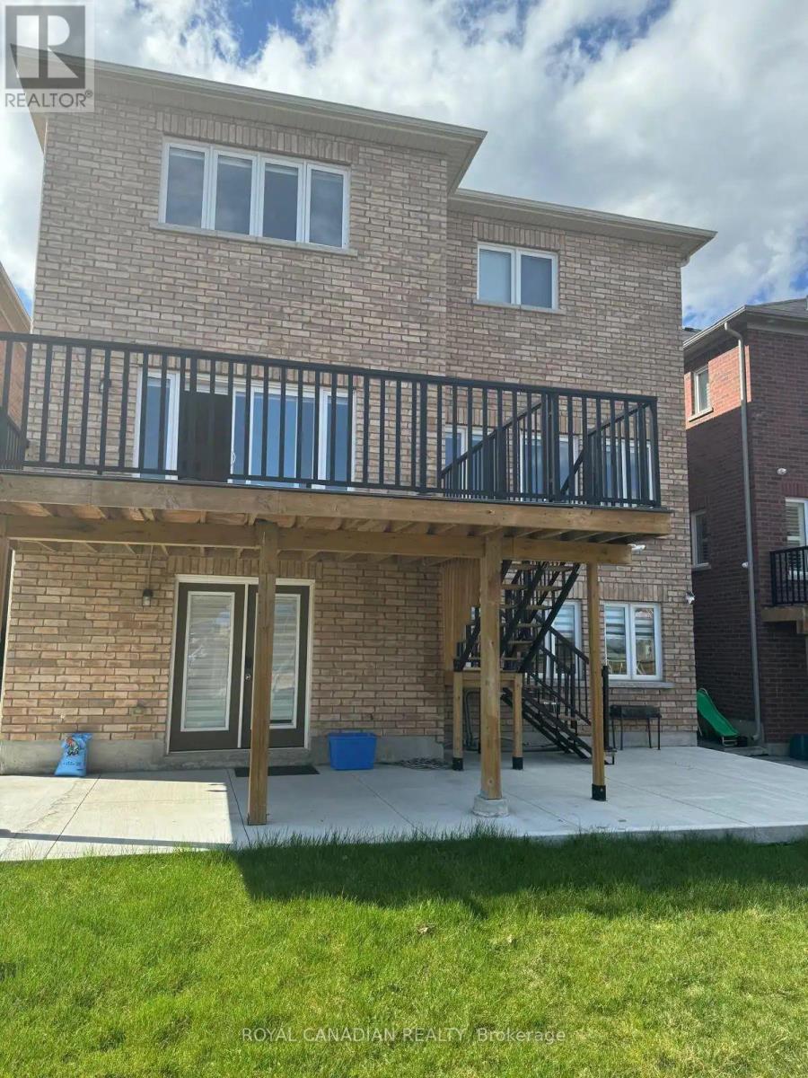 Photo 37 of Upper 105 Elephant Hill Drive, Clarington ON