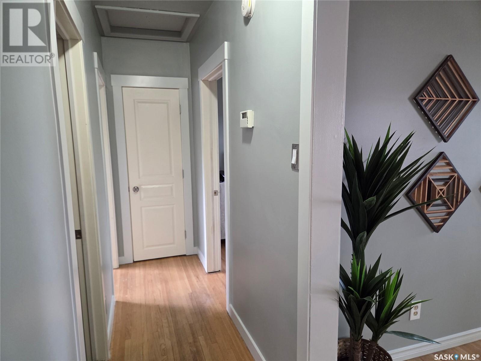 Single Family House Raised bungalow for Sale in  Horace STREET Regina 