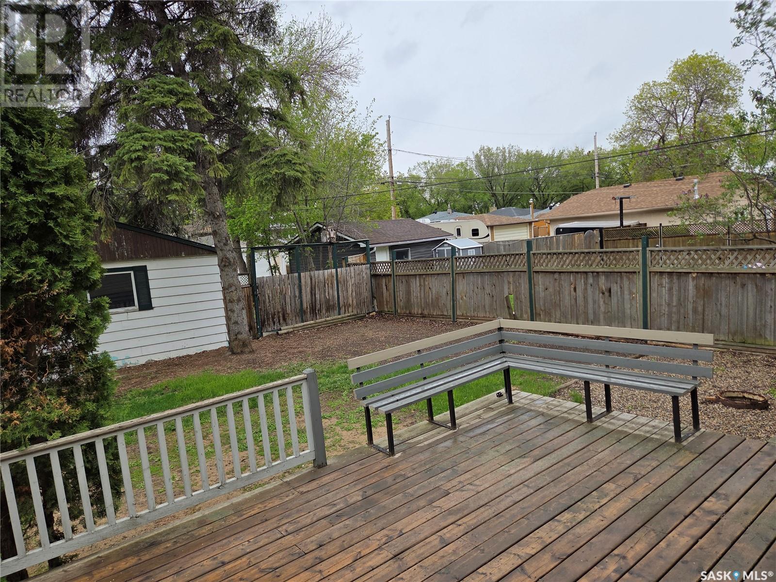 Single Family House Raised bungalow for Sale in  Horace STREET Regina 