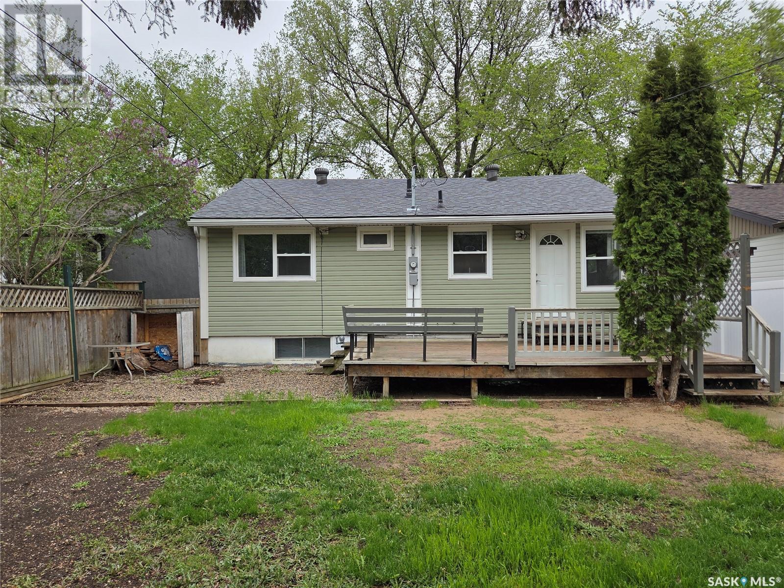 Single Family House Raised bungalow for Sale in  Horace STREET Regina 