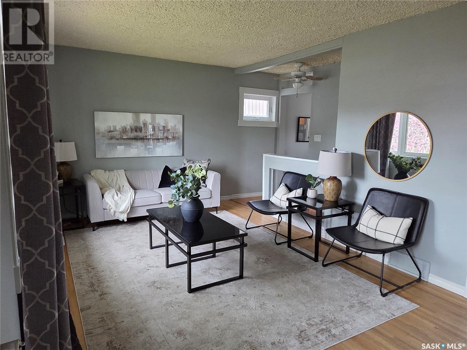 Single Family House Raised bungalow for Sale in  Horace STREET Regina 
