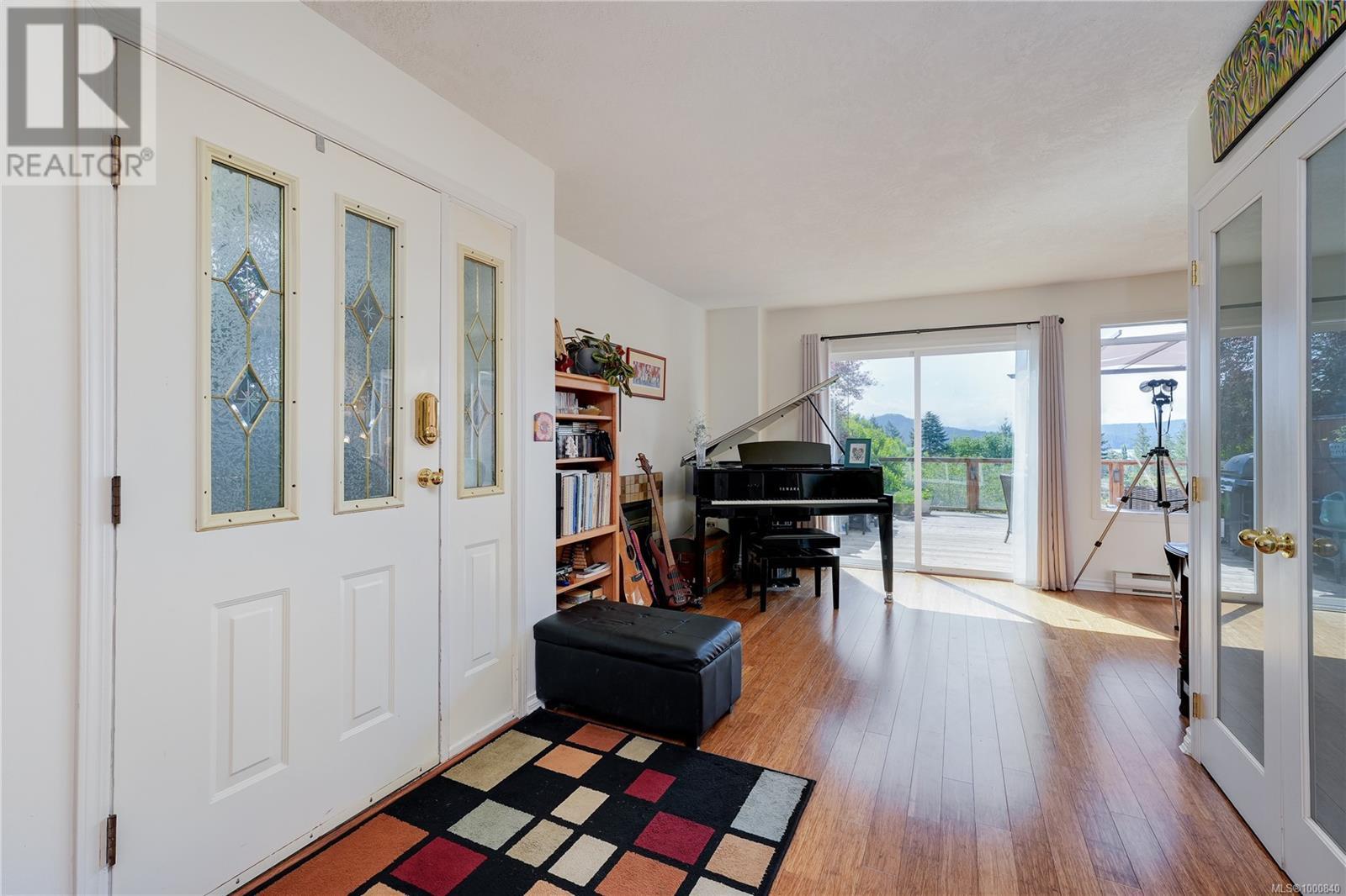2056 Gladys Pl, Sooke