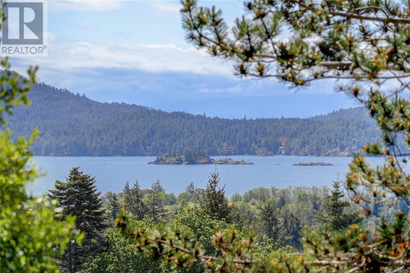2056 Gladys Pl, Sooke