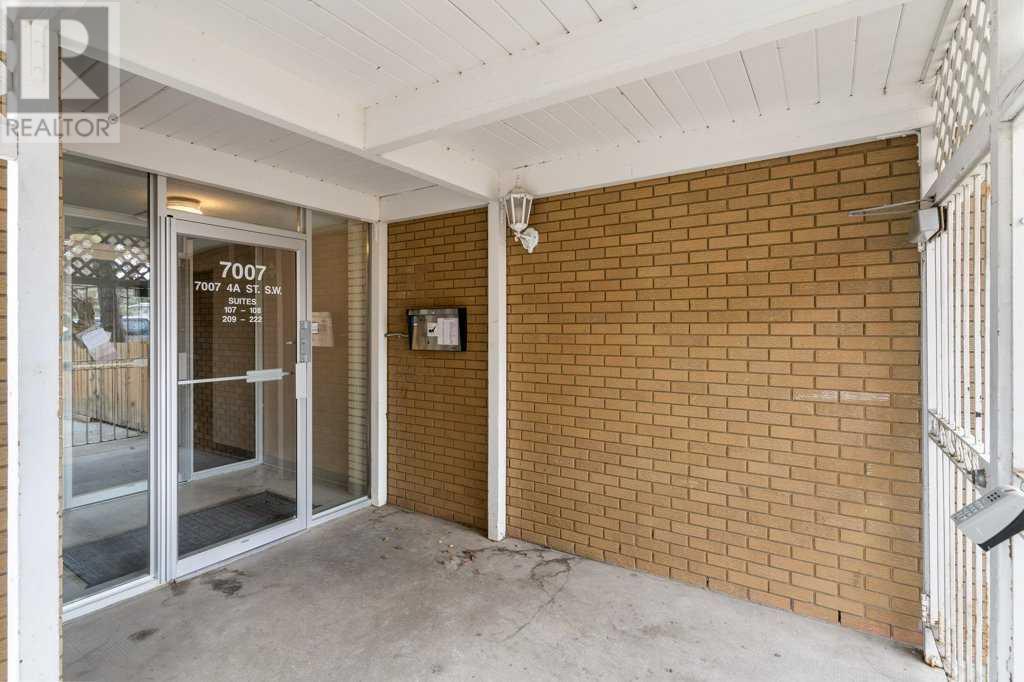 Single Family House Loft for Sale in   A Street SW Kingsland Calgary 