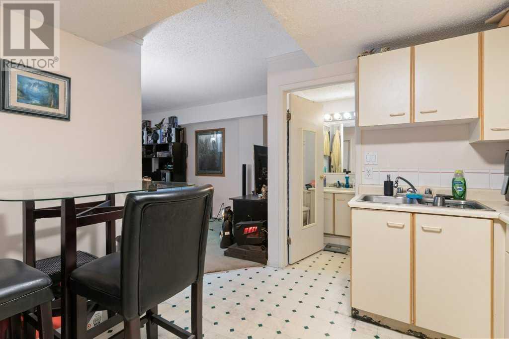 Single Family House Loft for Sale in   A Street SW Kingsland Calgary 