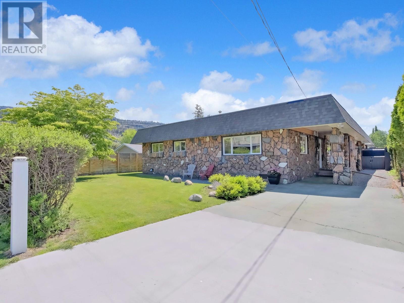 210 YORKTON Avenue, Penticton