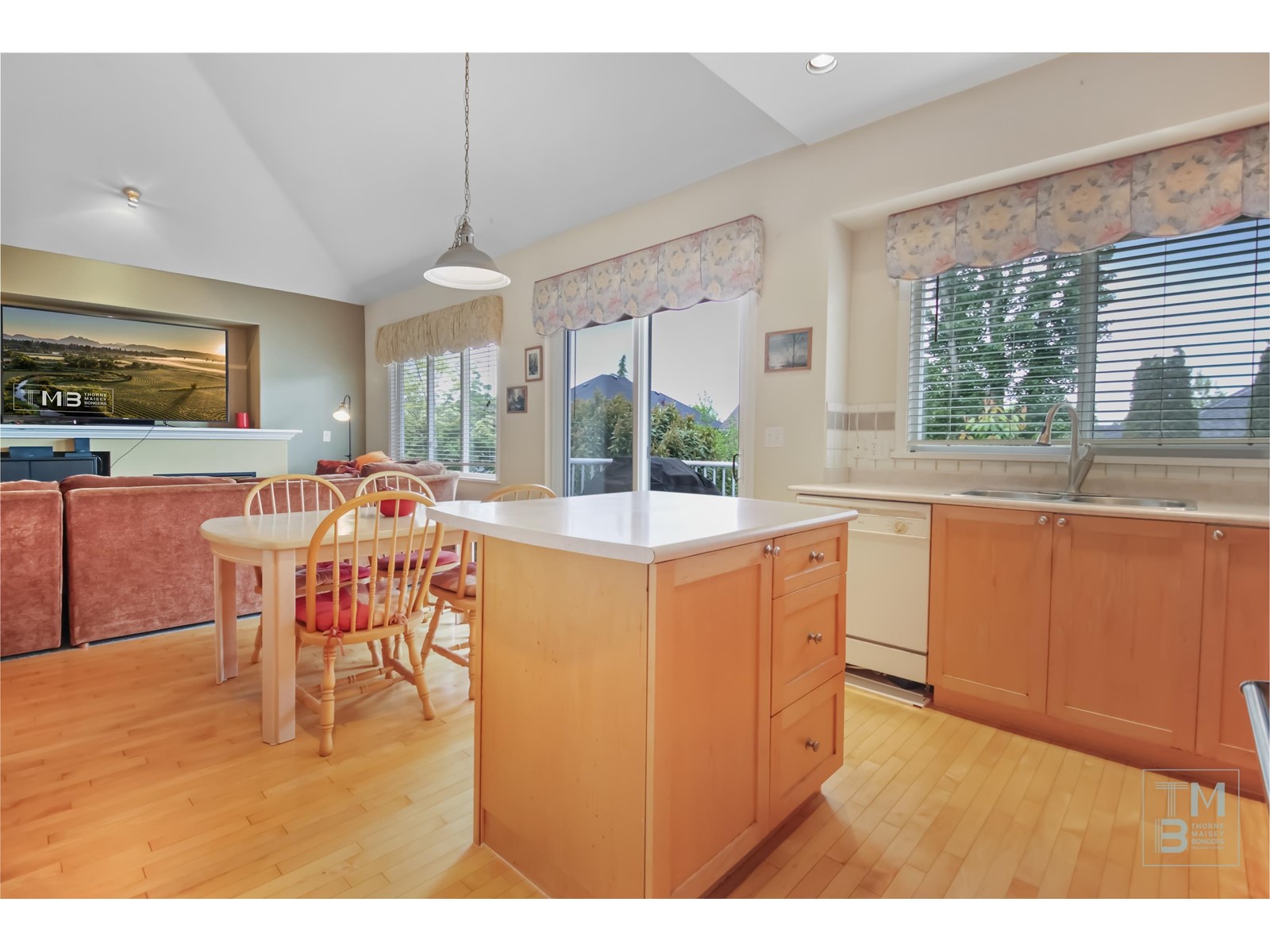 Photo 13 of 22343 50 Avenue, Langley BC
