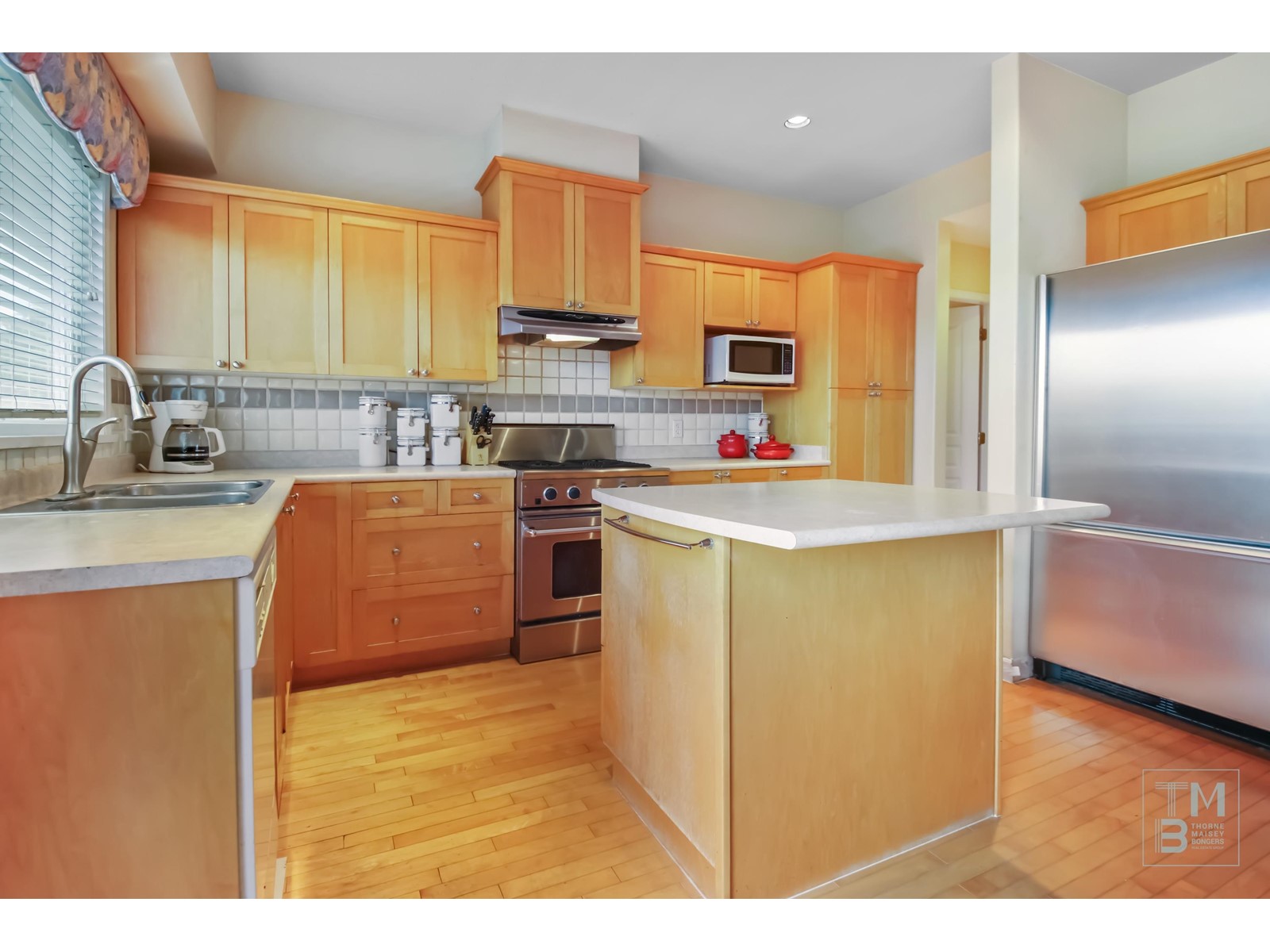 Photo 11 of 22343 50 Avenue, Langley BC