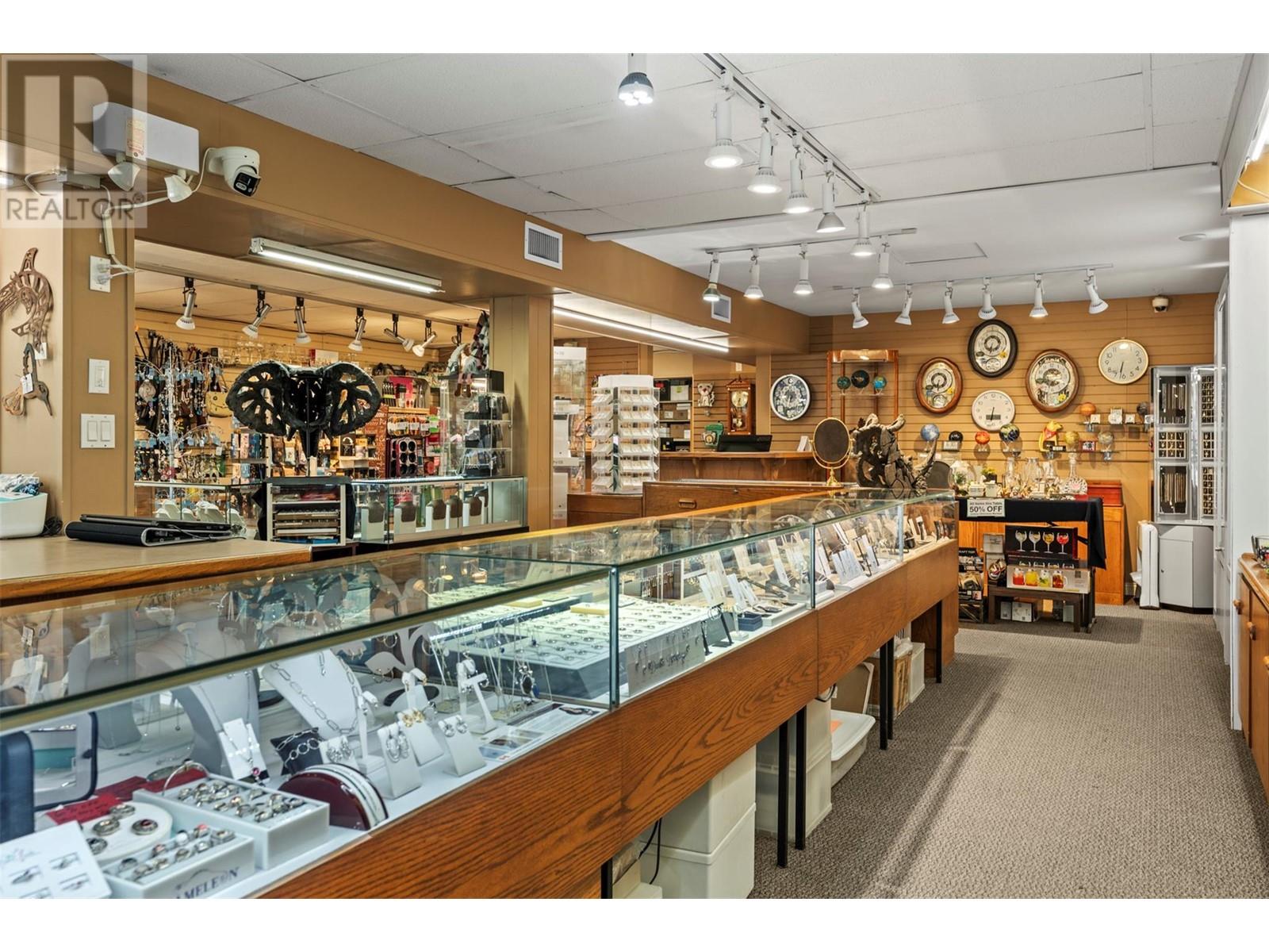  608 Cliff Avenue, Enderby