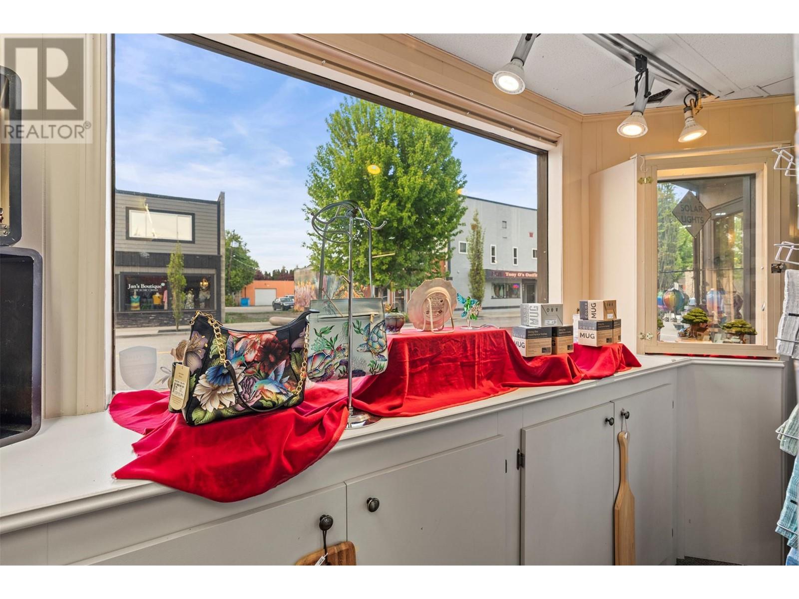  608 Cliff Avenue, Enderby