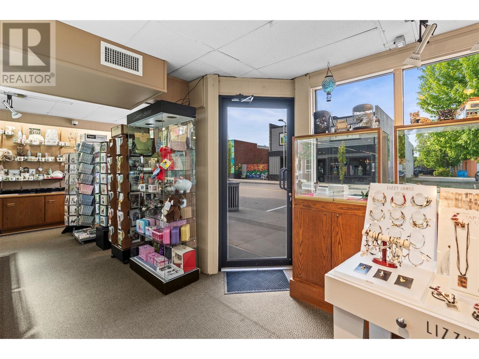  608 Cliff Avenue, Enderby