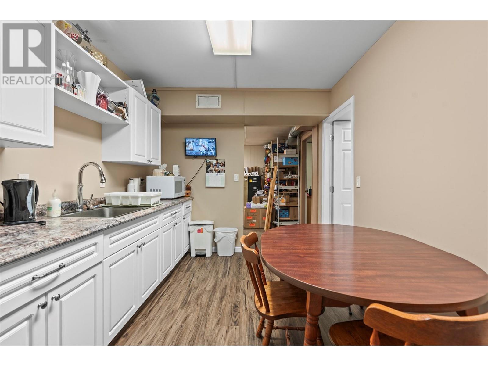  608 Cliff Avenue, Enderby
