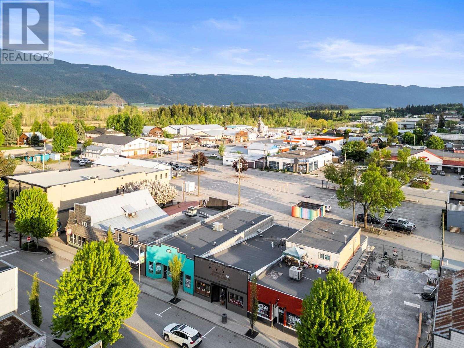  608 Cliff Avenue, Enderby